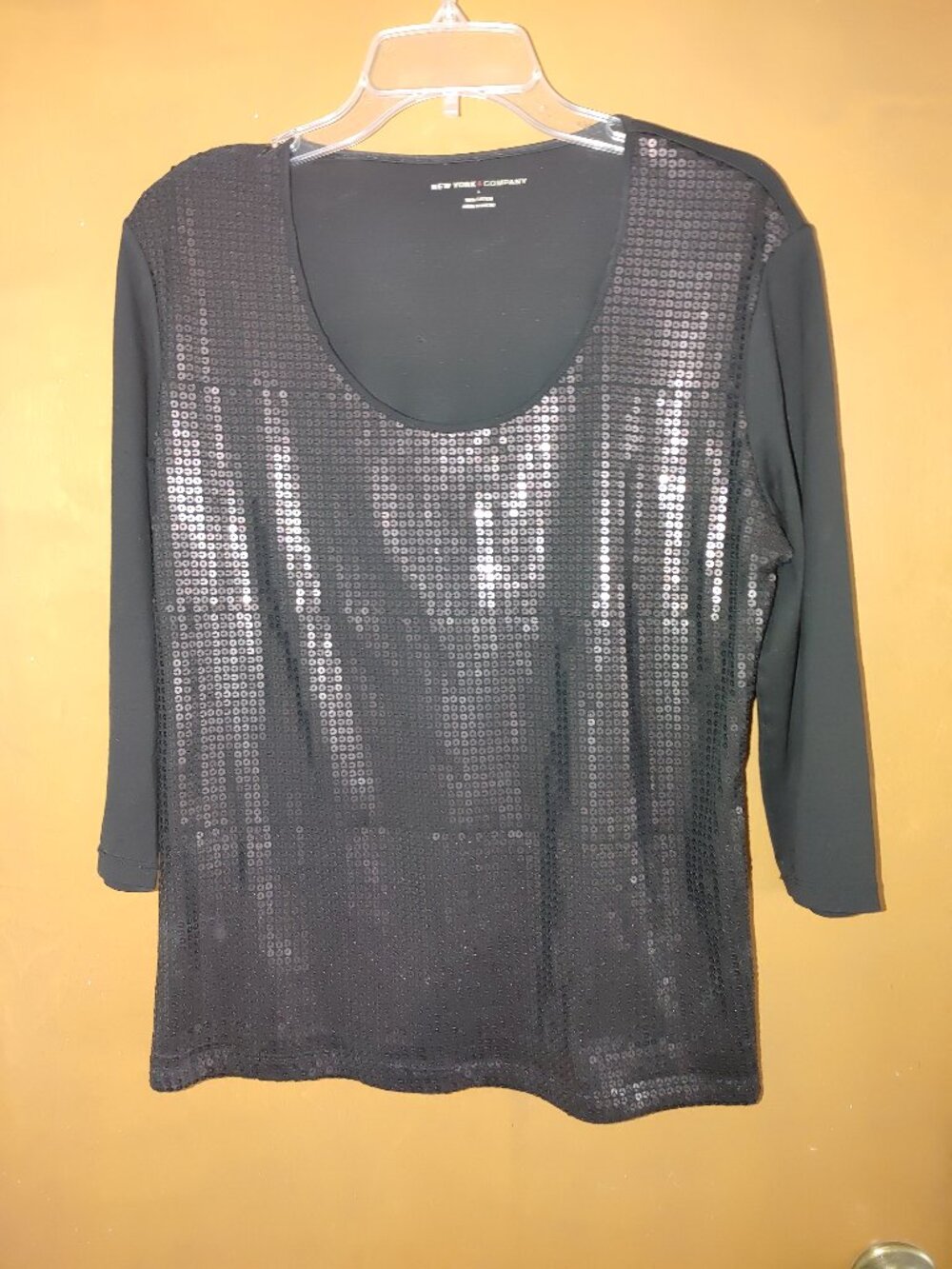 NEW YORK& COMPANY Woman's 3/4 Sleeves Beaded Top Size L Used